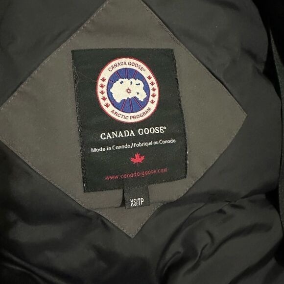 Canada goose woman down coat size XS - Picture 8 of 8